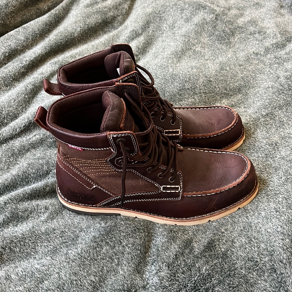Levi chukka boots